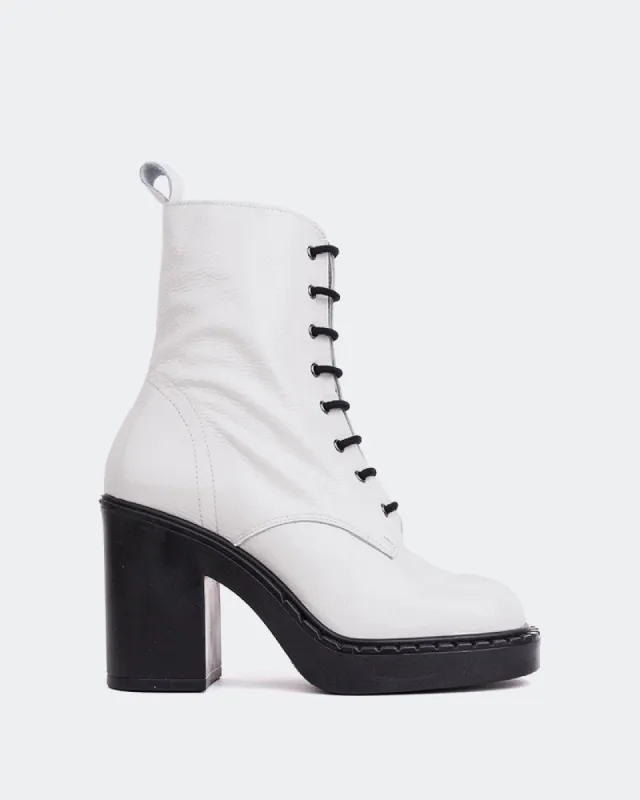 Maldon Off White Naplack sold by L'Intervalle