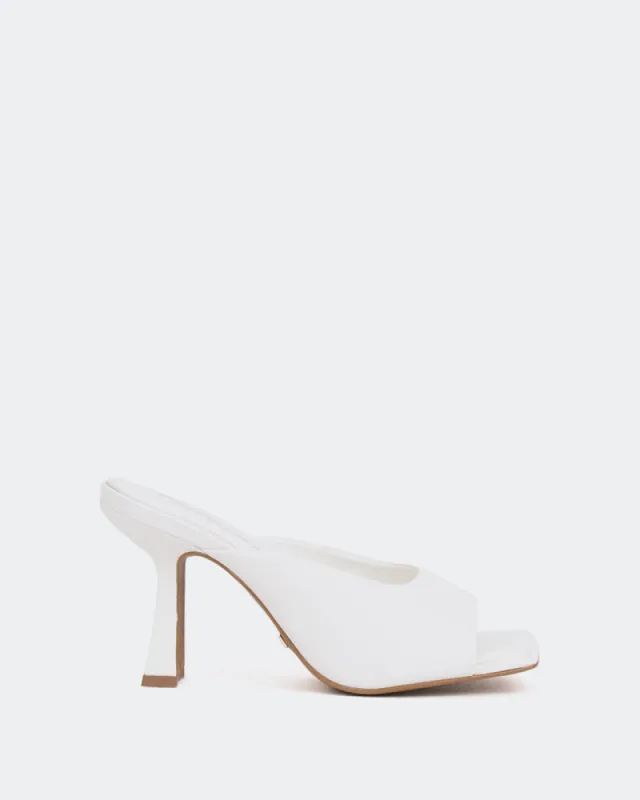 Noella, White Leather/Cuir Blanc sold by L'Intervalle