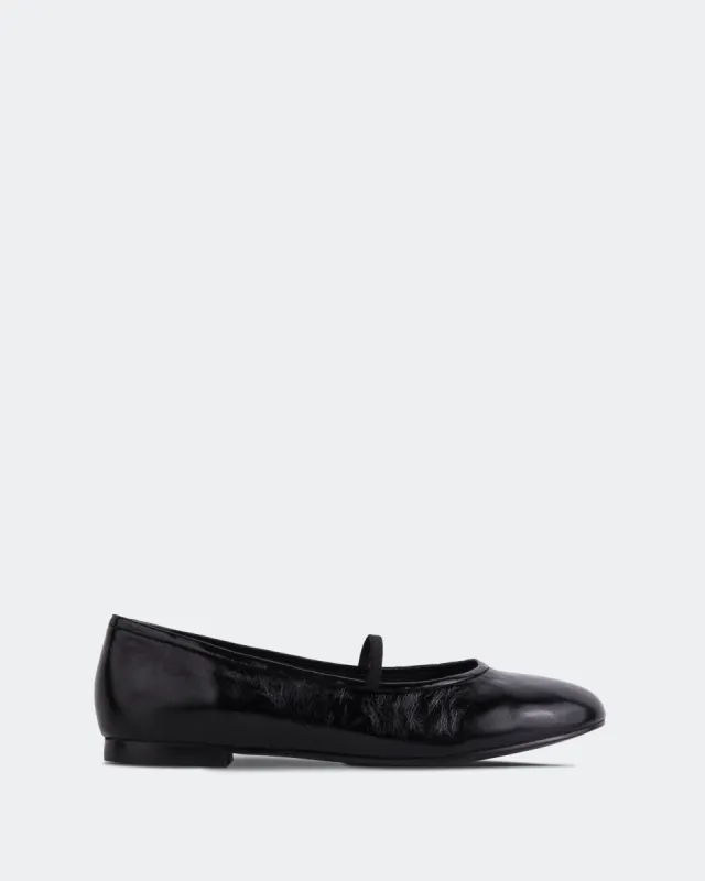 Darcey Black Naplack sold by L'Intervalle