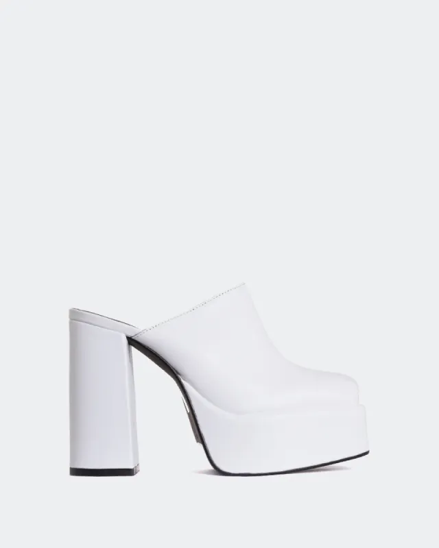 Drainy White Leather sold by L'Intervalle