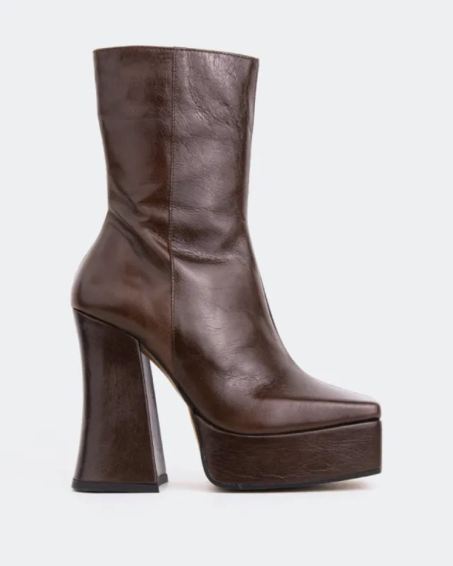 Mestali Brown Leather sold by L'Intervalle