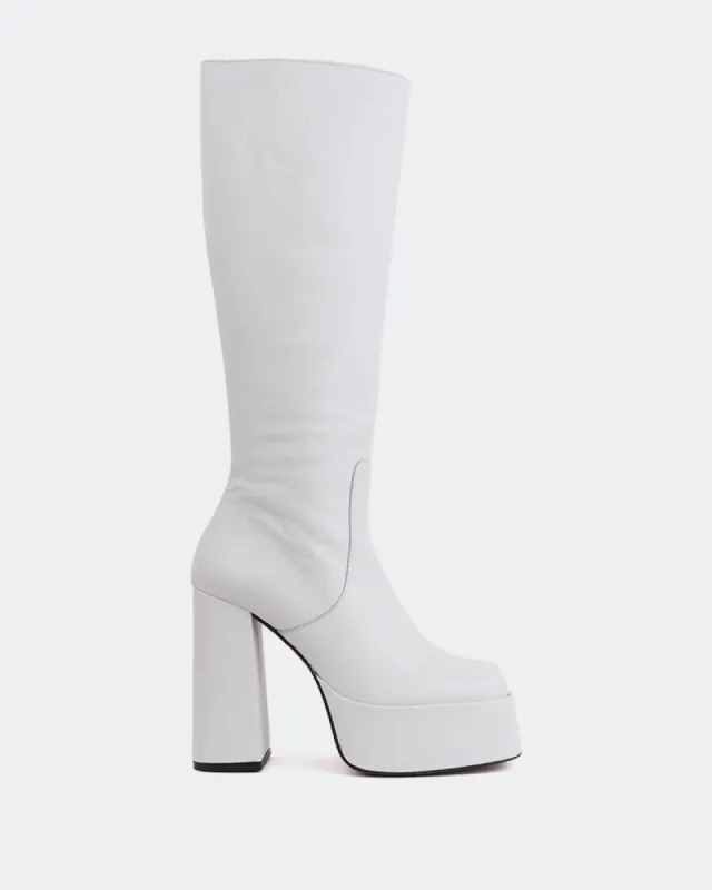 Parloir White Leather sold by L'Intervalle