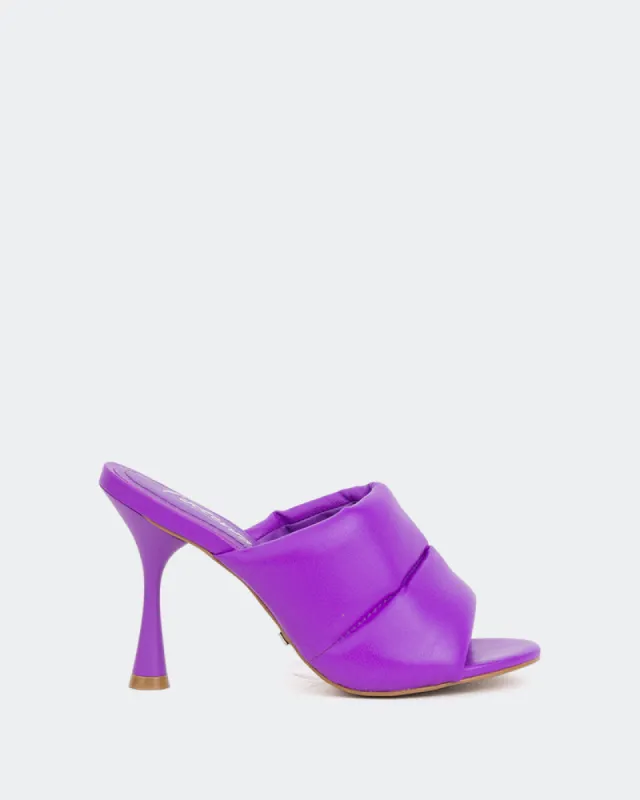 Juicy Purple Leather sold by L'Intervalle