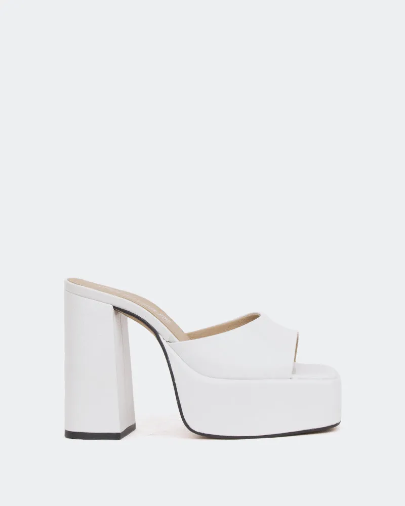 Denila White Naplack/Naplack Blanc sold by L'Intervalle