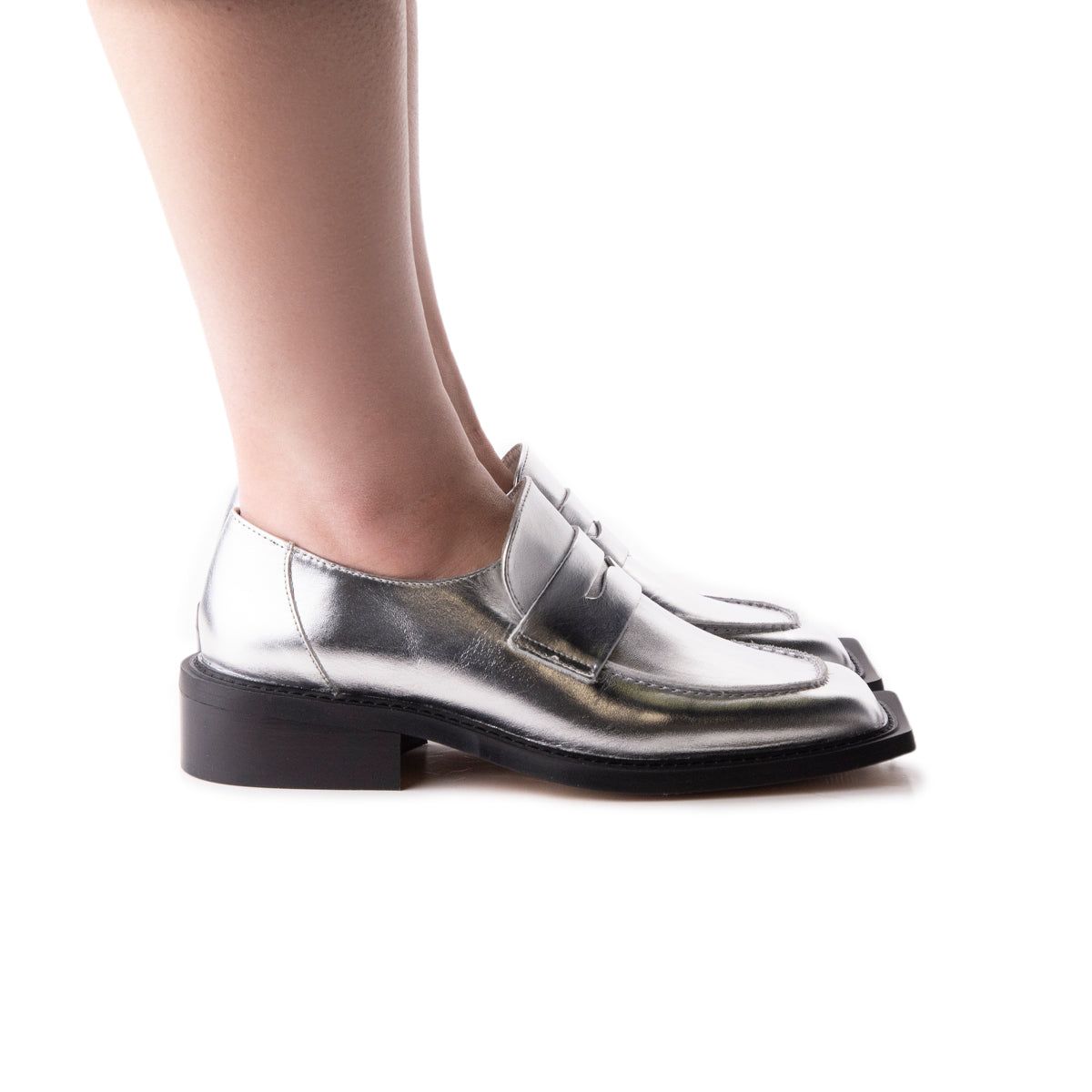 Malaya Silver Leather sold by L'Intervalle