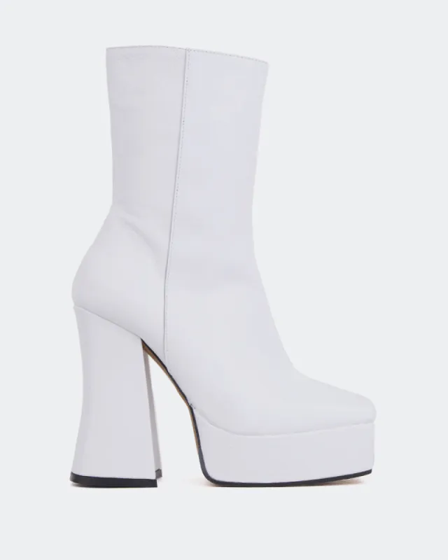 Mestali White Leather sold by L'Intervalle
