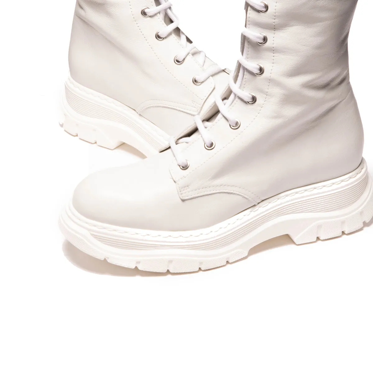 Robertson White Leather sold by L'Intervalle product image thumbnail 5