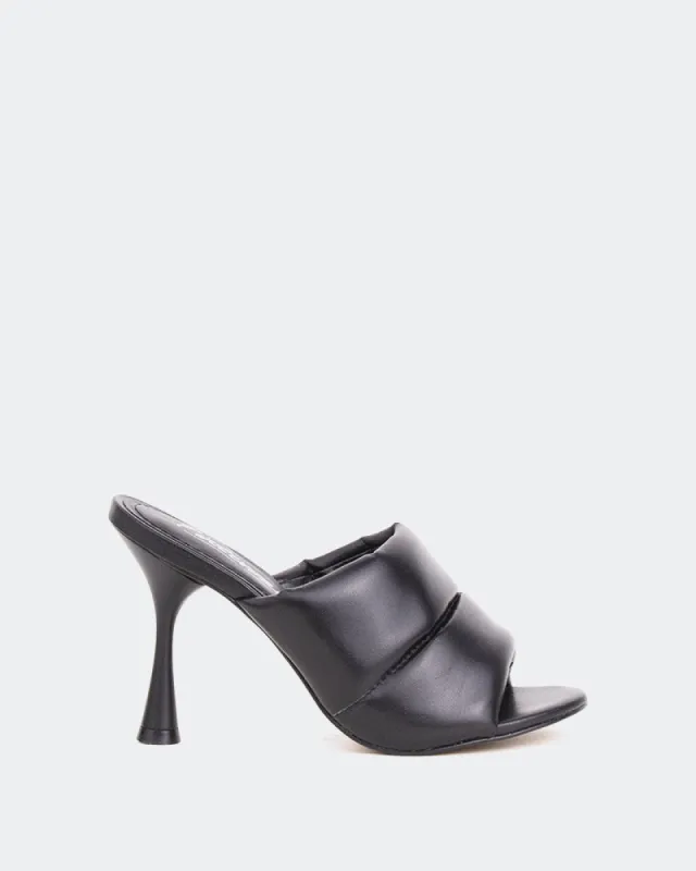 Juicy Black Leather sold by L'Intervalle