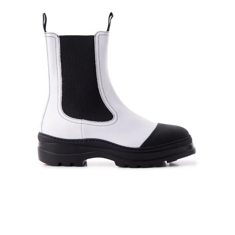 Pilot White Leather sold by L'Intervalle