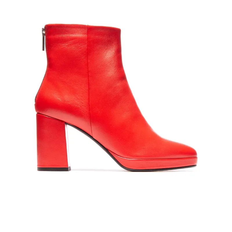 Stassi Red Leather sold by L'Intervalle