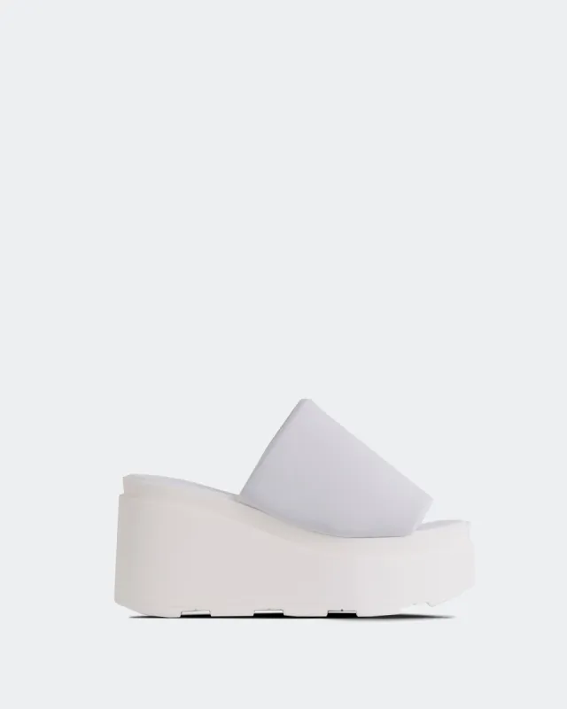 Jenner White Lycra sold by L'Intervalle