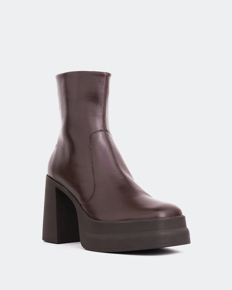 Padua Chestnut Leather sold by L'Intervalle product image thumbnail 2