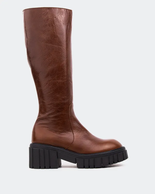 Calais Chestnut Leather sold by L'Intervalle