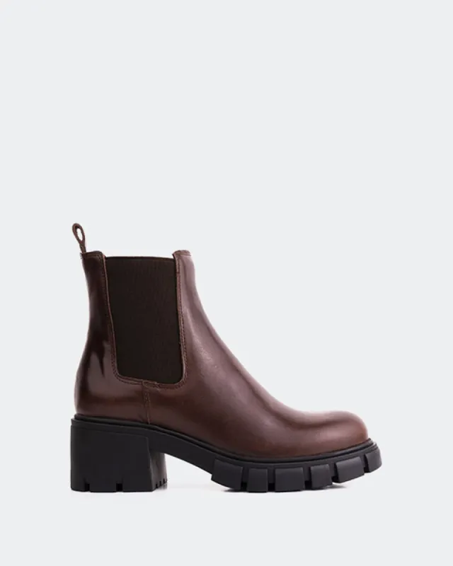 Vannes Brown Leather sold by L'Intervalle