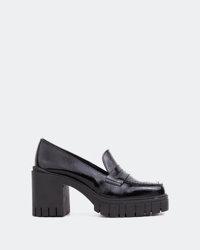 Hugo Black Naplack sold by L'Intervalle