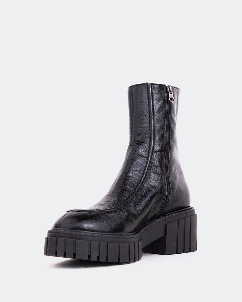 Guelph Black Leather sold by L'Intervalle product image thumbnail 4