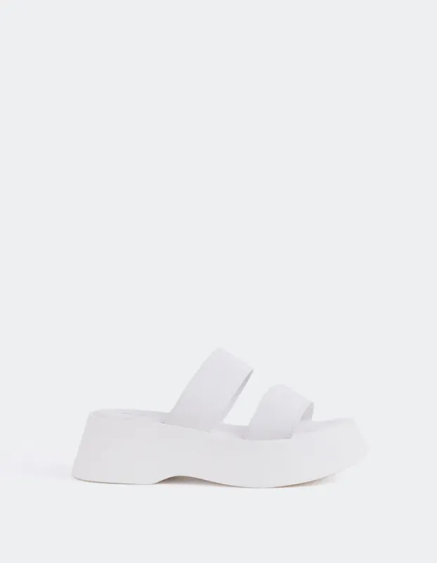 Happy White Leather sold by L'Intervalle