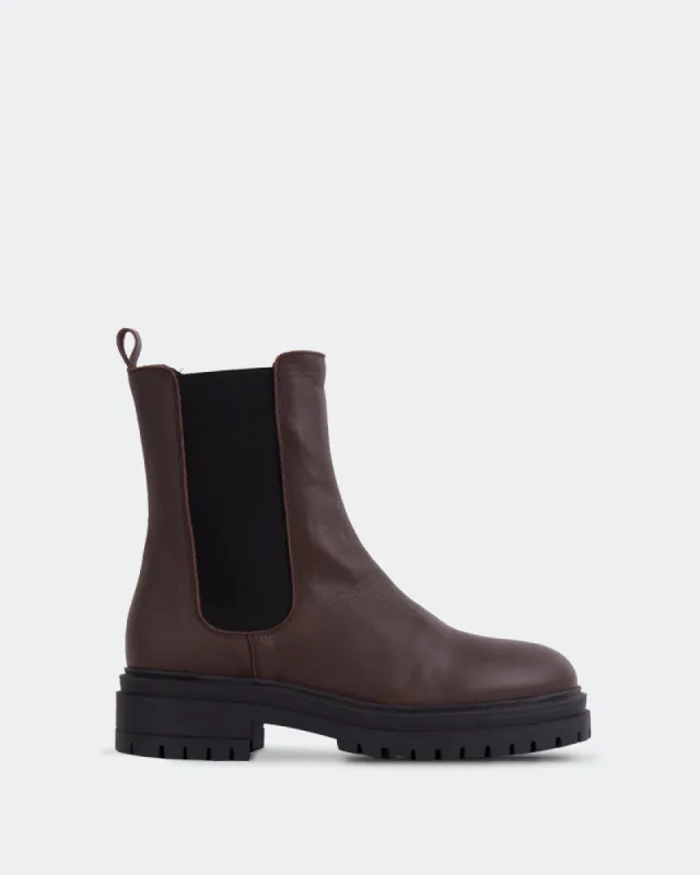 Okari Brown Leather sold by L'Intervalle