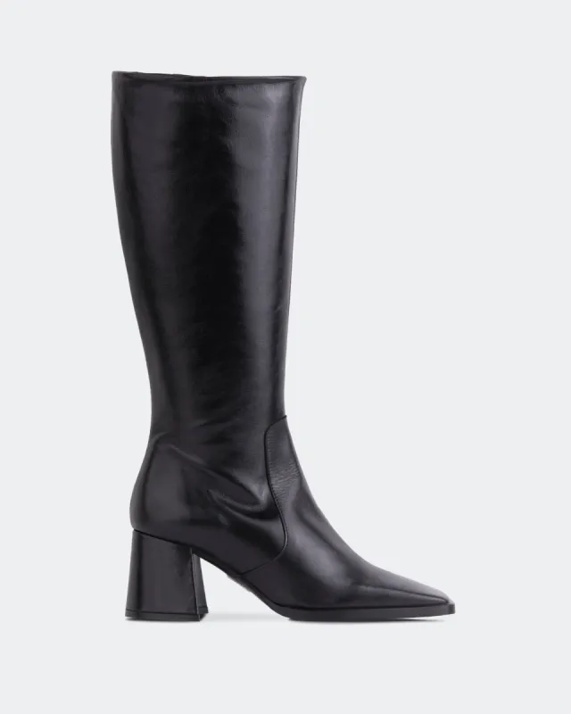 Melland Black Leather sold by L'Intervalle