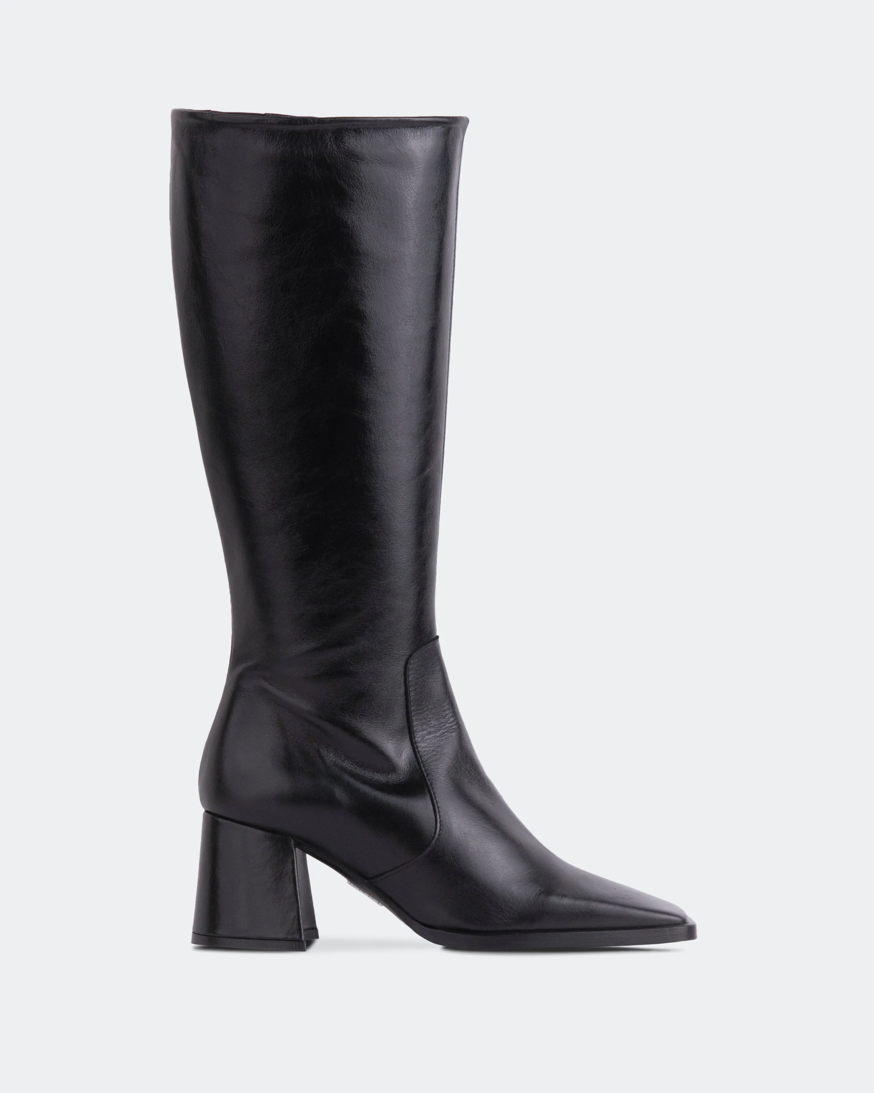 Melland Black Leather sold by L'Intervalle