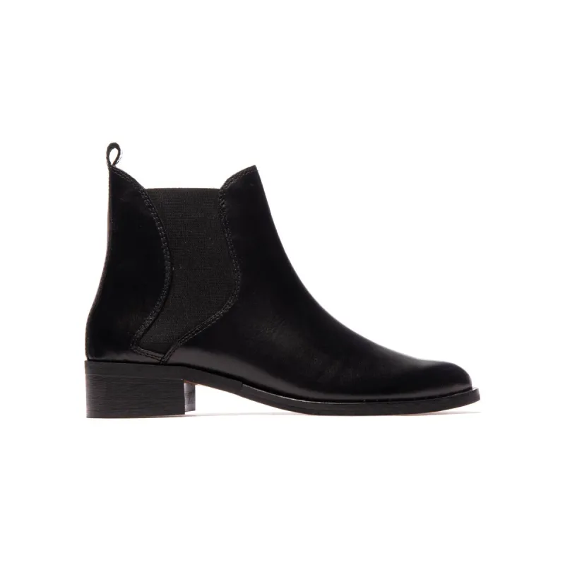 Aversa Black Leather sold by L'Intervalle