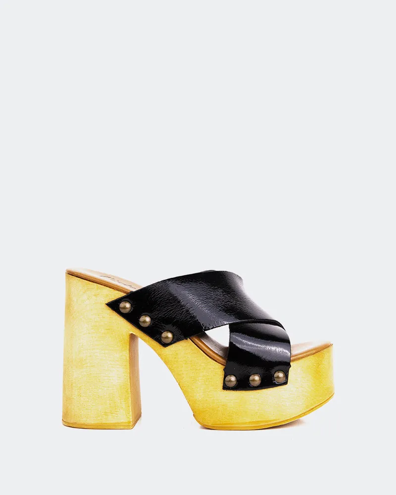 Twist Black Leather sold by L'Intervalle