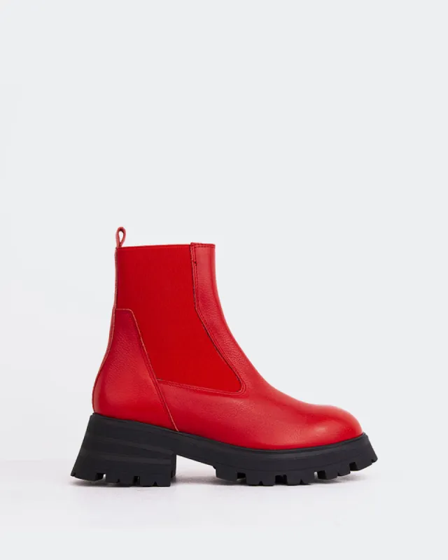 Bootle Red Leather sold by L'Intervalle