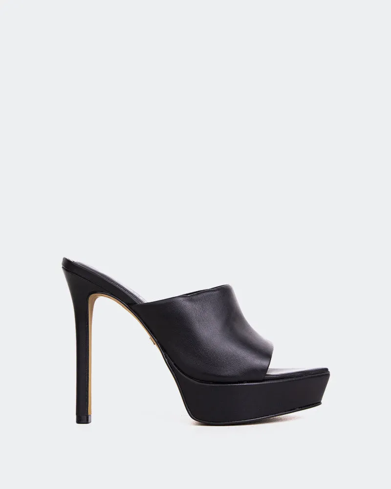 Paraga Black Leather sold by L'Intervalle