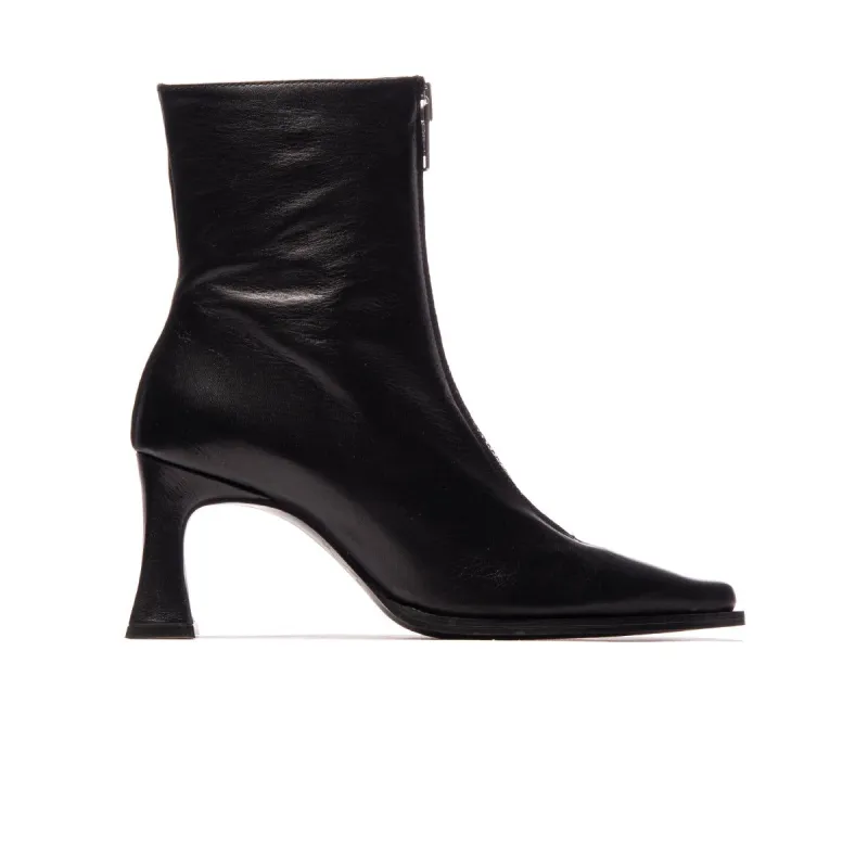 Chateau Black Leather sold by L'Intervalle