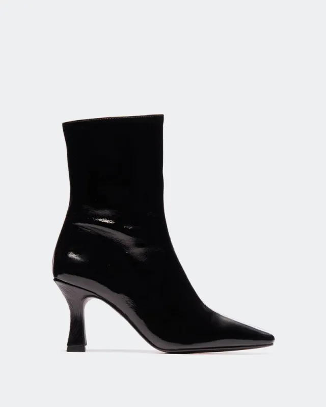 Orla Black Leather made by L'Intervalle