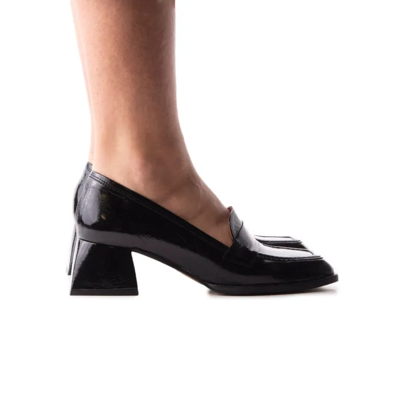Canterbury Black Leather sold by L'Intervalle
