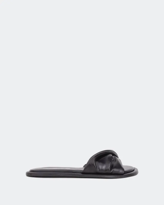 Ligia Black Leather sold by L'Intervalle