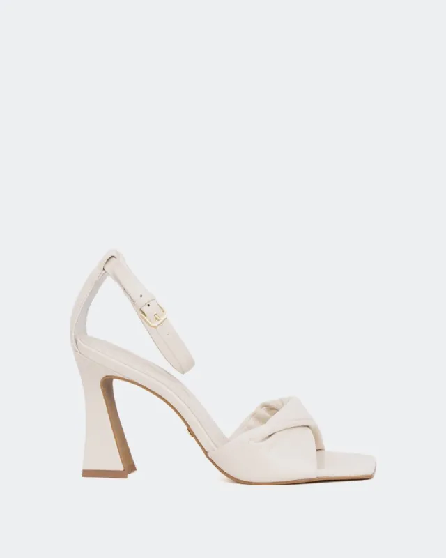 Moala Off White Leather sold by L'Intervalle
