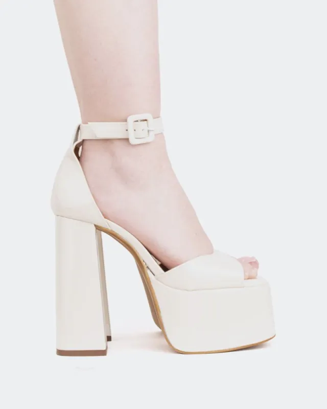 Walton Off White Patent/Verni Blanc Cassé sold by L'Intervalle