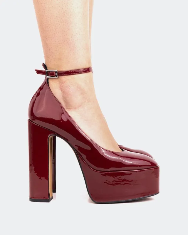 Boneca Burgundy Patent sold by L'Intervalle