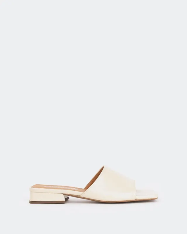 Crew Cream Naplack/Nap.Crème sold by L'Intervalle