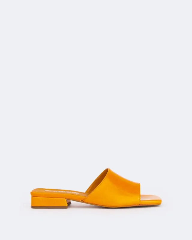 Crew Orange Leather/Cuir Orange sold by L'Intervalle