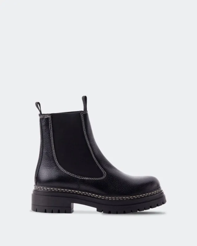 Salinas Black Leather sold by L'Intervalle