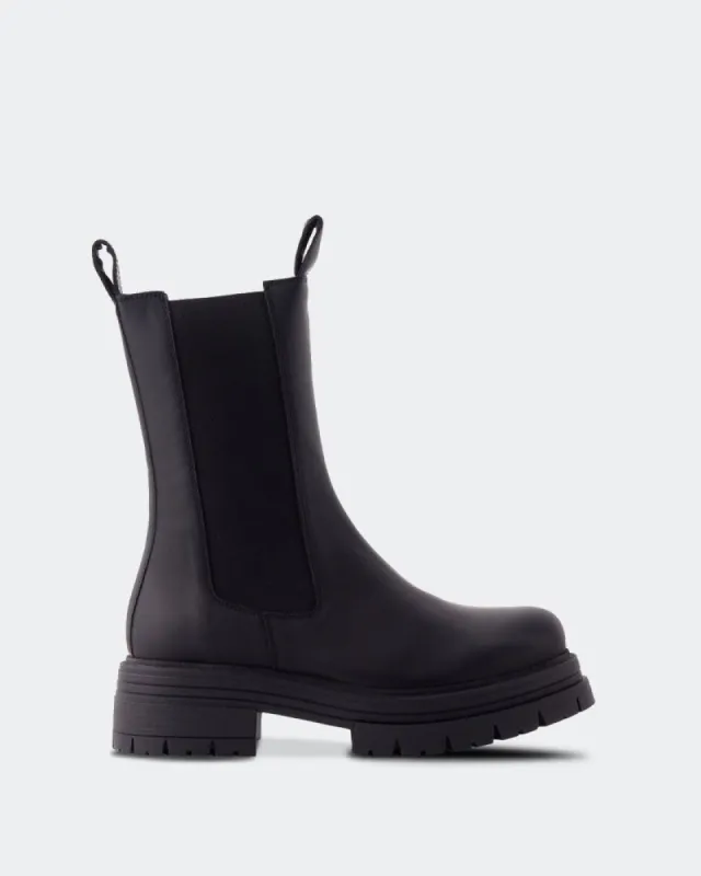 Missouri Black Leather sold by L'Intervalle