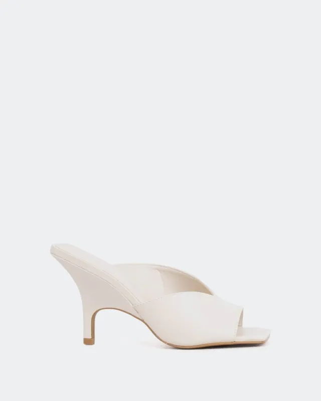 Caviana, Off White Leather/Cuir Blanc Cassé sold by L'Intervalle