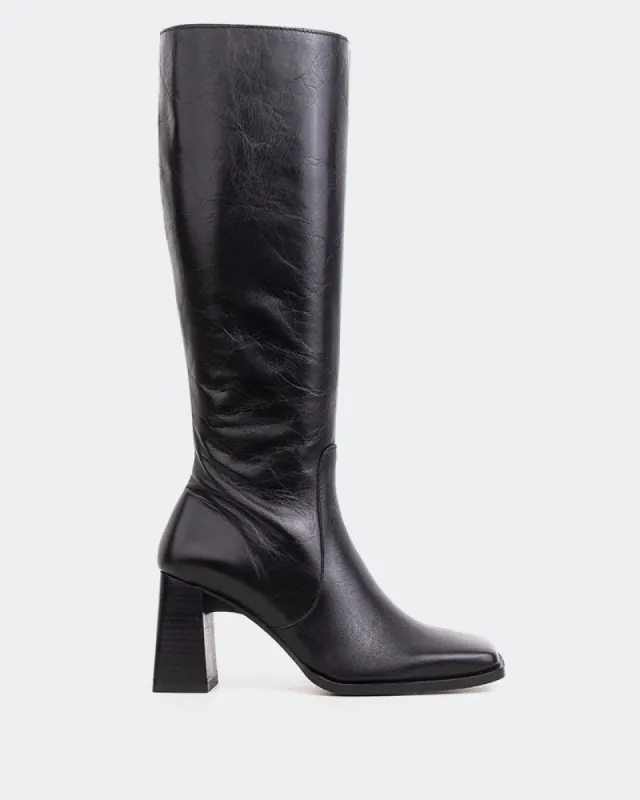 Elland Black Leather sold by L'Intervalle