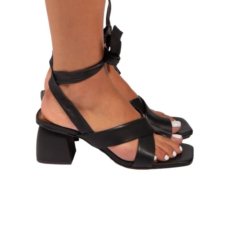 Sela Black Leather sold by L'Intervalle