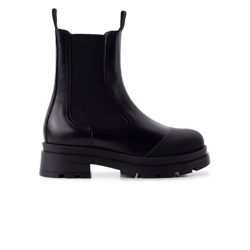 Gravity Black Leather sold by L'Intervalle