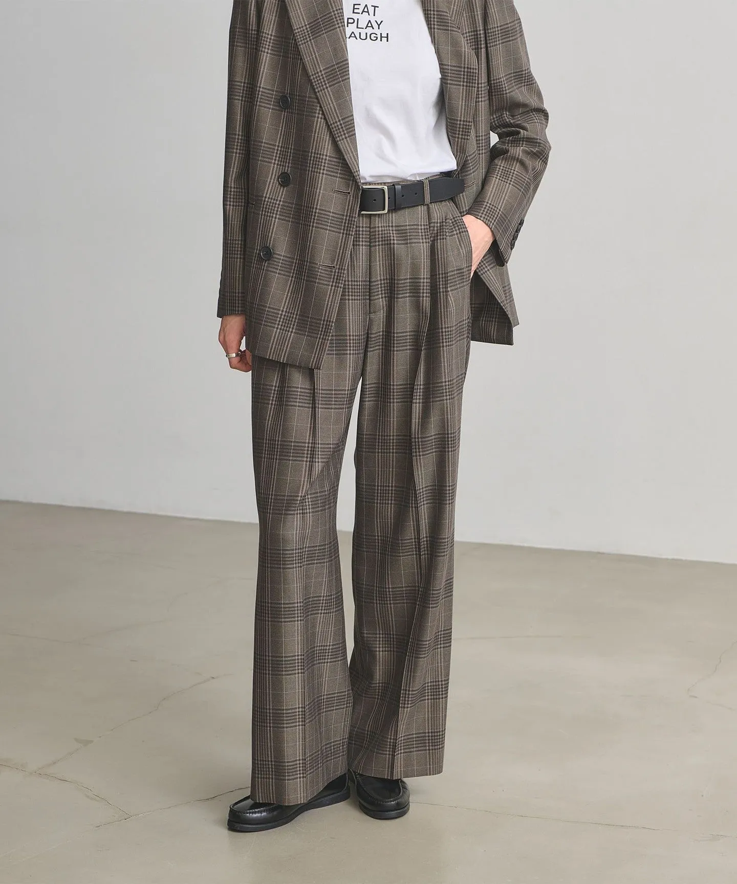 2タック ストレート ワイド パンツ sold by United Arrows product image thumbnail 2