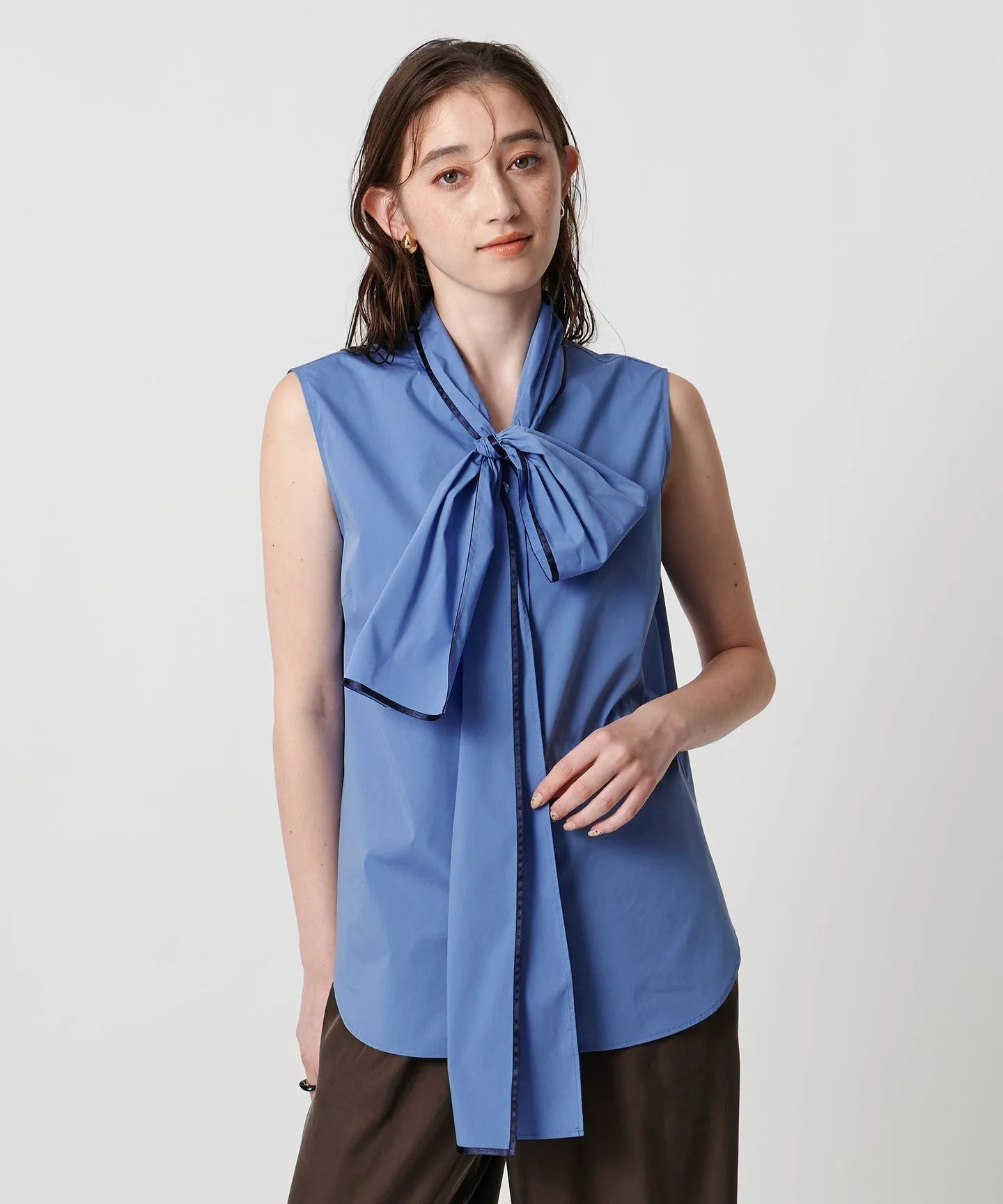 パイピング リボン ブラウス sold by United Arrows