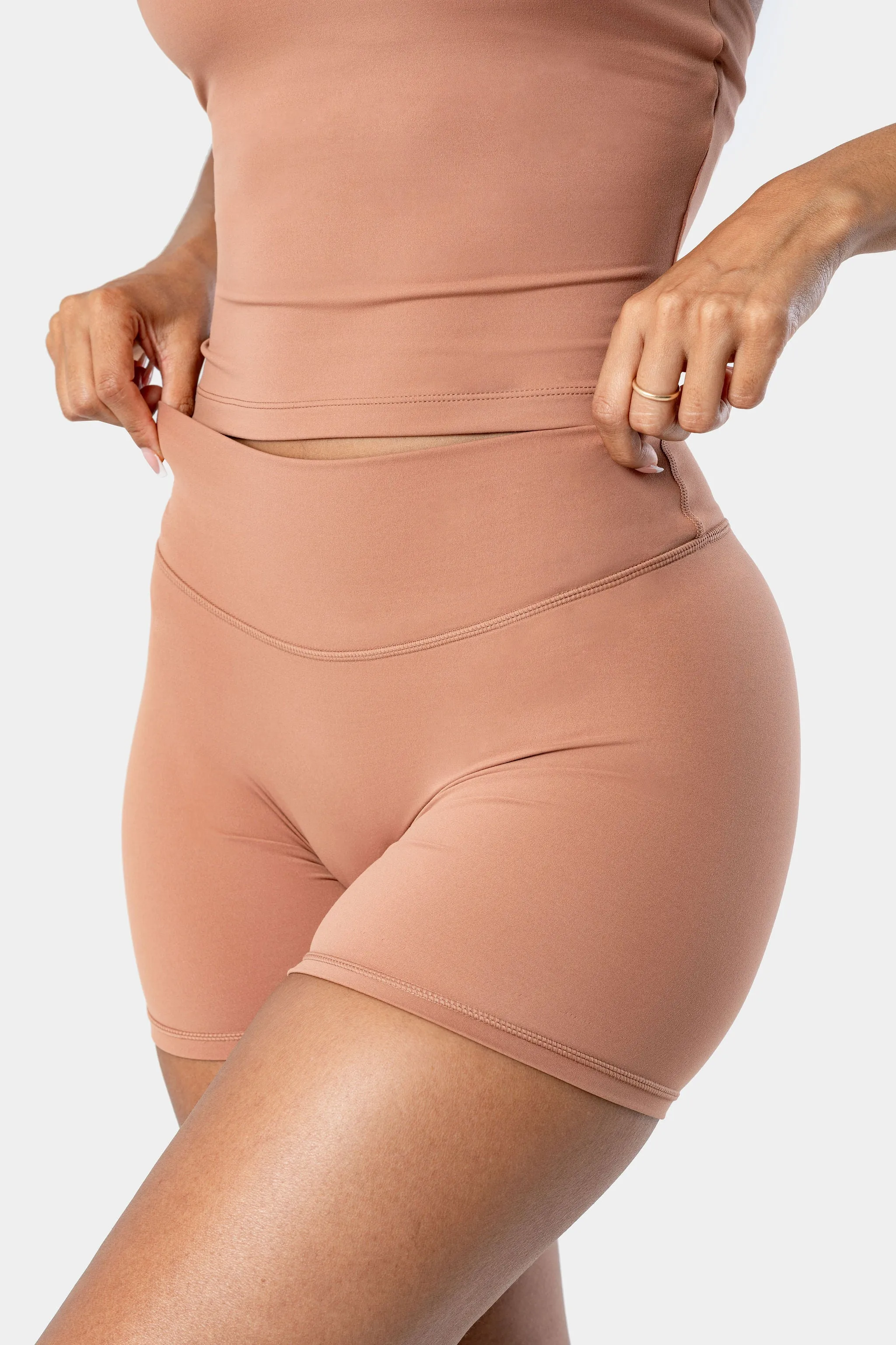 Lunara Short - Mocha Mousse 6" sold by Kamo Fitness product image thumbnail 5