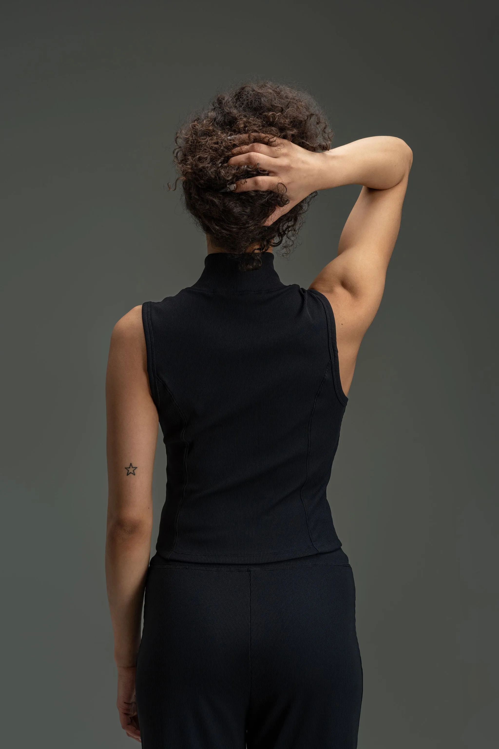 Essential Zipper Sleeveless Top - Chaorcal Black sold by Kamo Fitness product image thumbnail 4