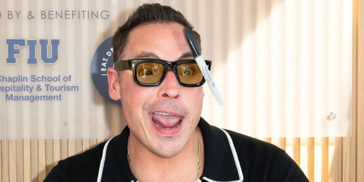 Cutler and Gross CGSN1402 sold by Fashion Eyewear product image thumbnail 4