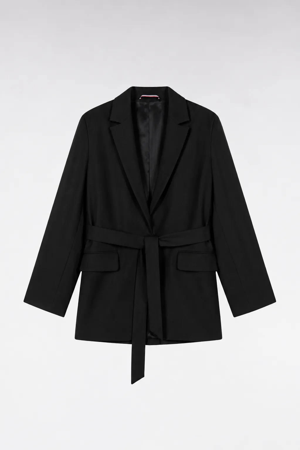 Veste fluide ceinturée noire sold by Eden Park