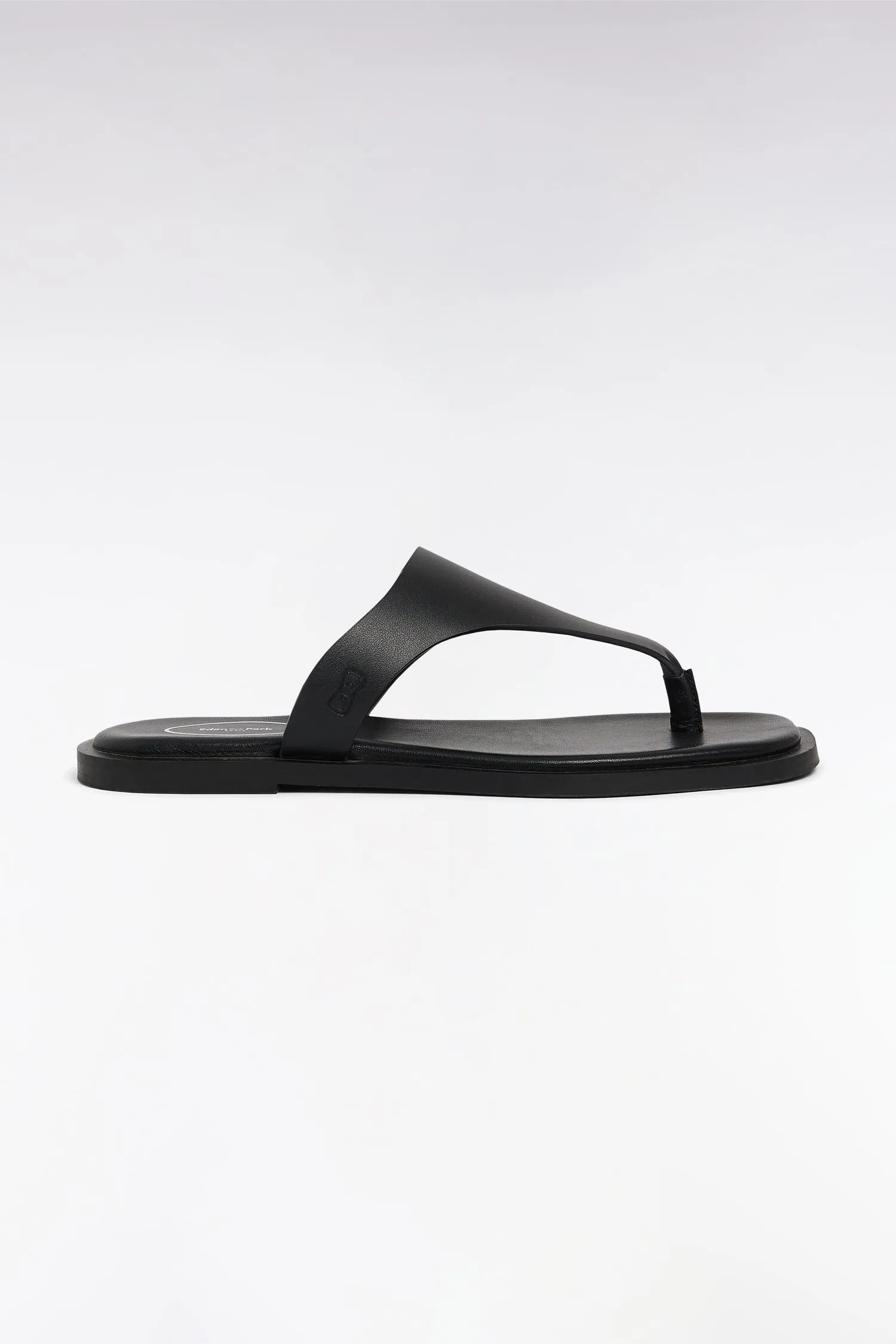 Sandales tongs en cuir de vachette noir sold by Eden Park